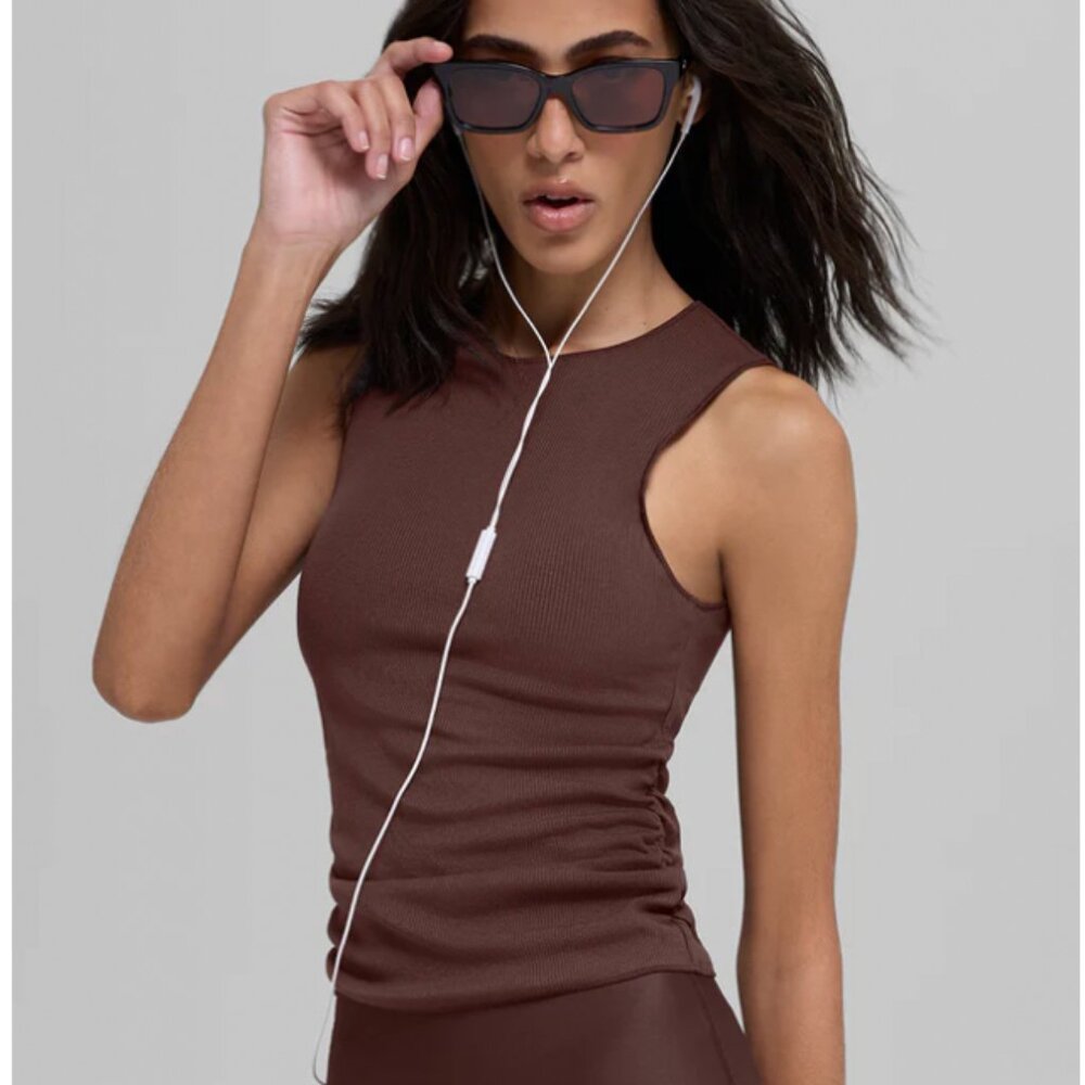 Alo Yoga Ribbed En Pointe Tank Size Small / Limited Edition Color Brownstone NWT